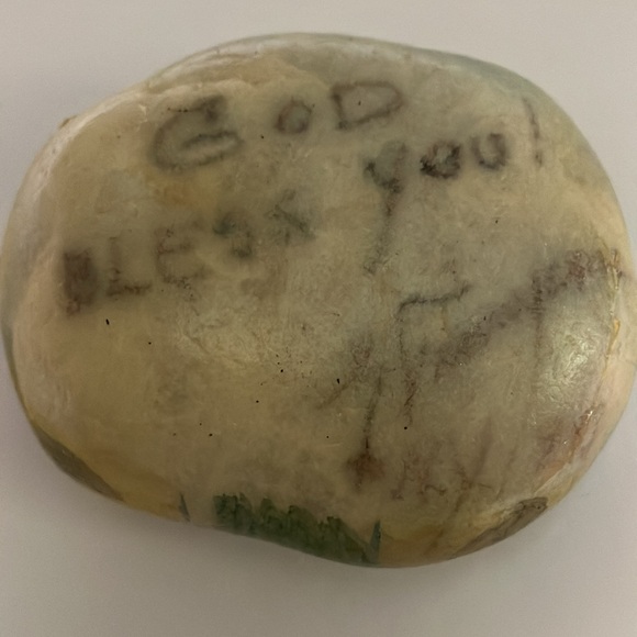 Hand Painted Rock Jesus Artist Signed “God Bless You” - Picture 2 of 8